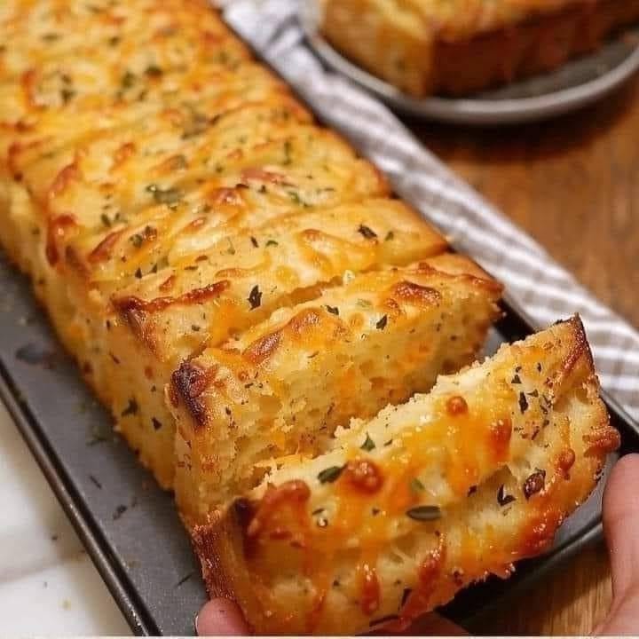 Cheesy Pull-Apart Bread