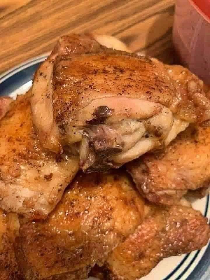 GARLIC ROASTED CHICKEN AND POTATOES