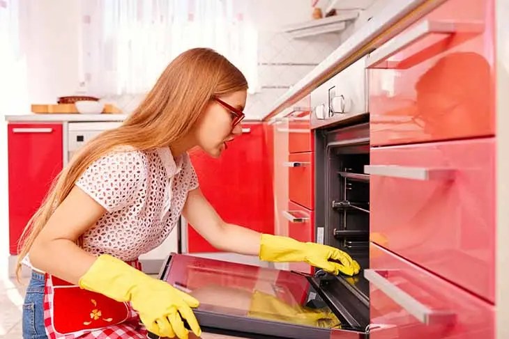 The trick to deep cleaning your oven and keeping it sparkling clean