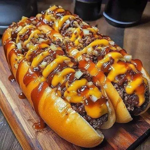 CHILI CHEESE DOG