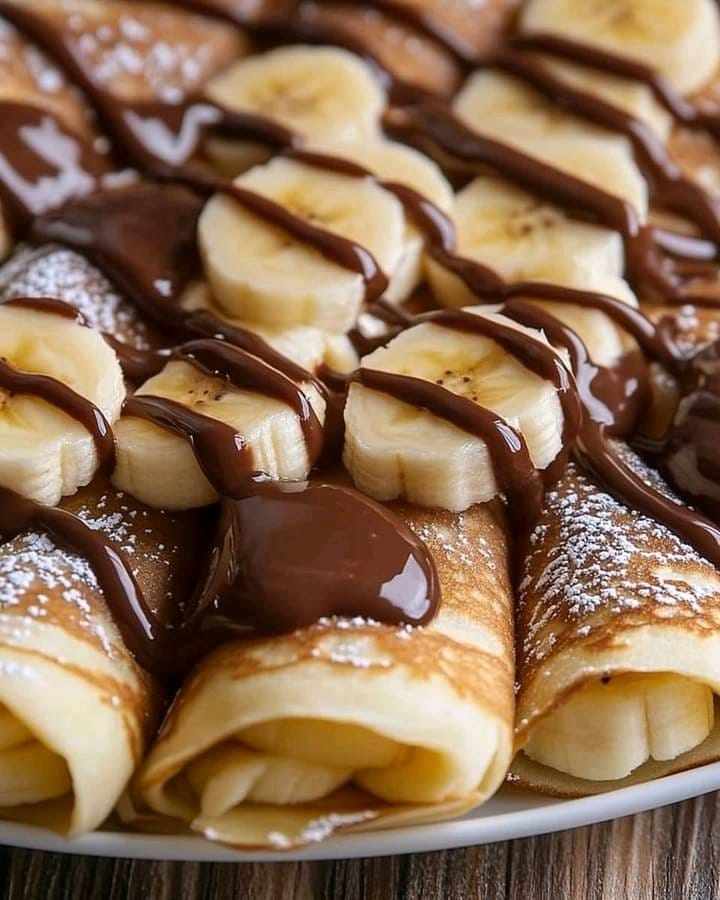 Nutella Banana Crepes: A Sweet and Elegant Treat!