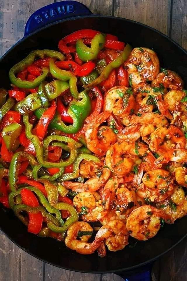 SUMMER SHRIMP with Bell Peppers, Garlic, and easy Sweet Chili Sauce