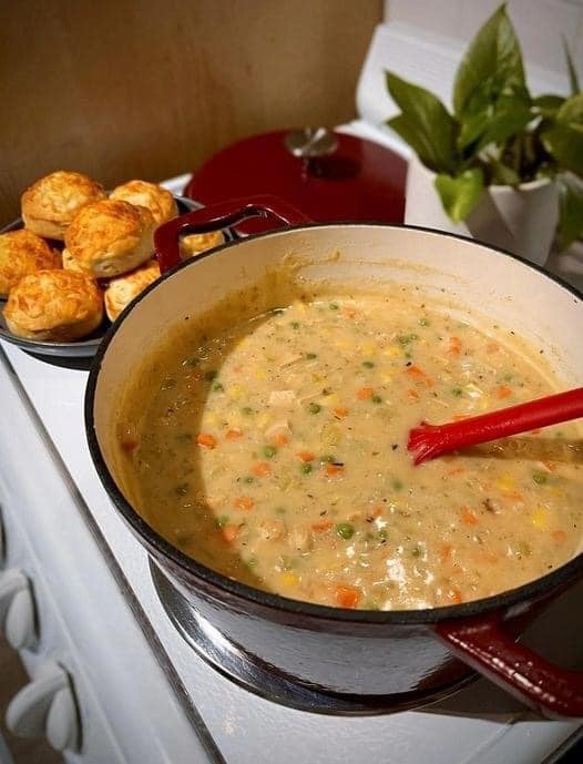 Skinny Chicken Pot Pie Soup￼