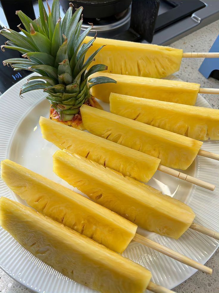 16 Surprising Health Benefits of Pineapple