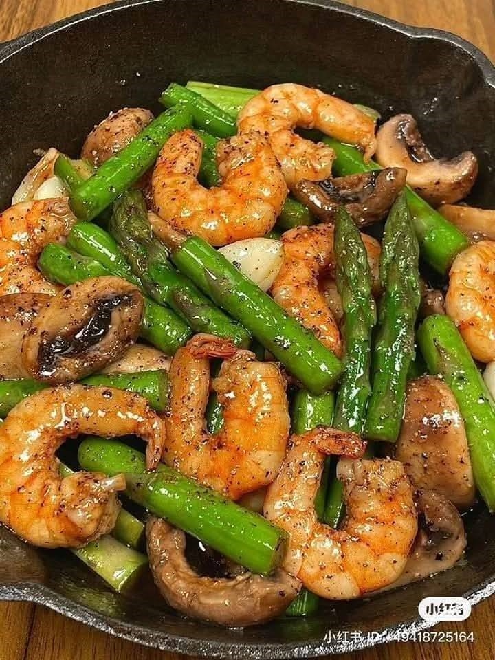 shrimp and asparagus stir-fry with mushrooms