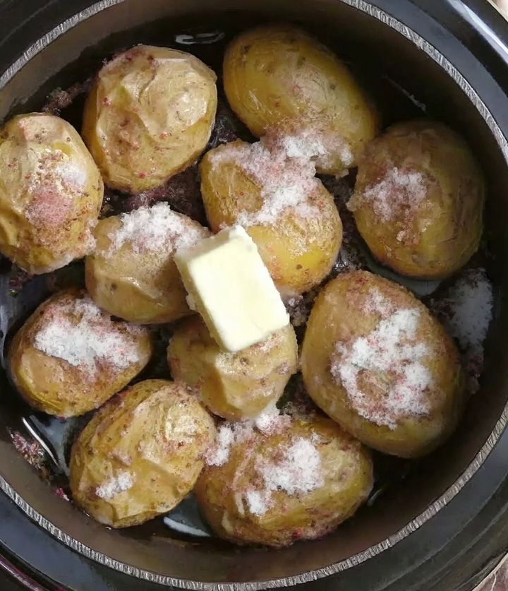 I swear this is the easiest potato you can make and it’s yummy!