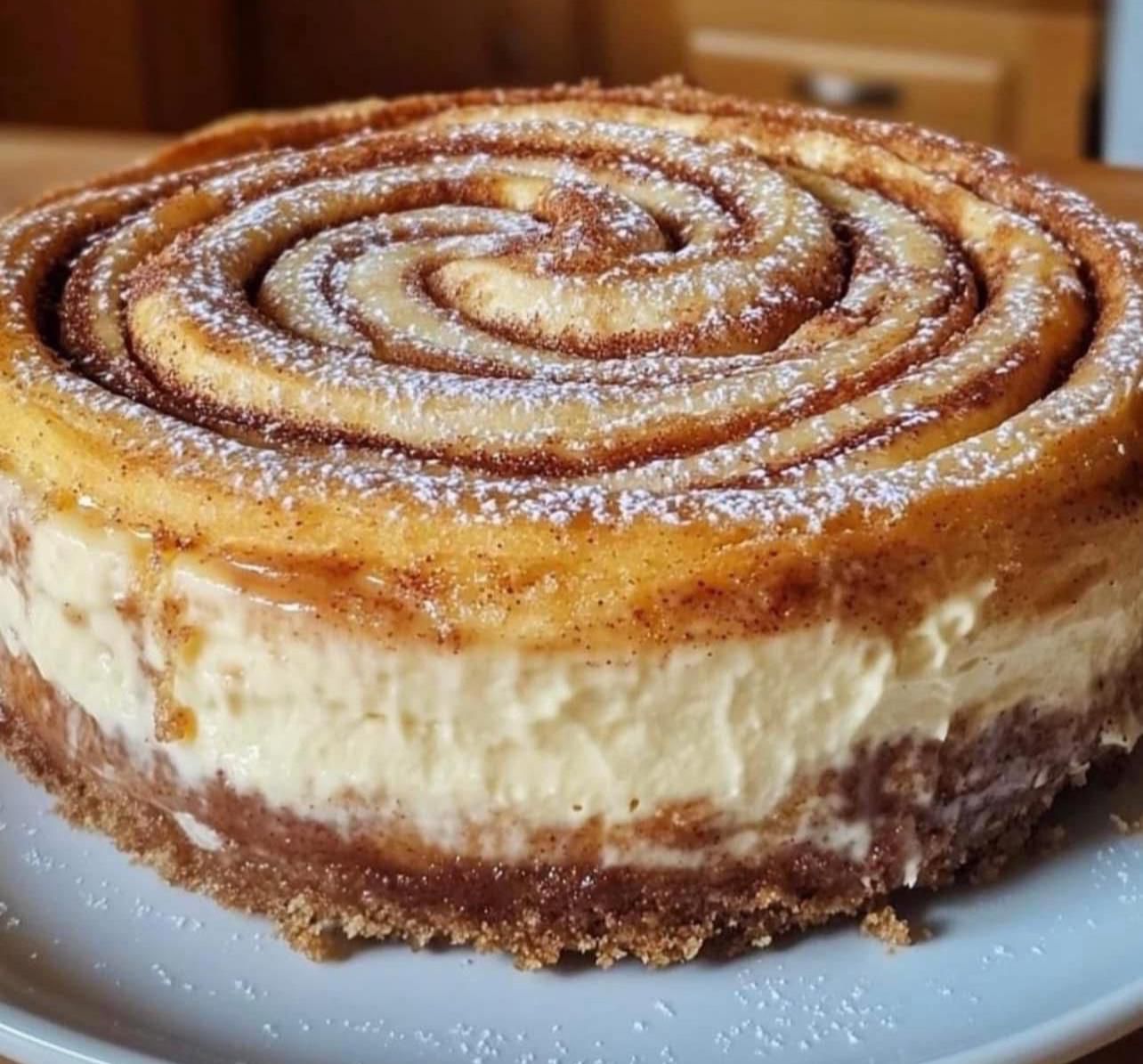 Cinnamon Roll Cheesecake