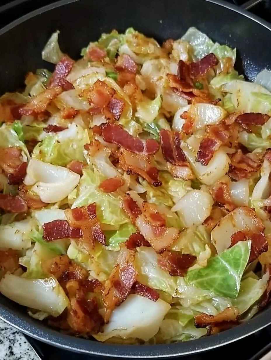 FRIED CABBAGE (WITH BACON, ONION, AND GARLIC)