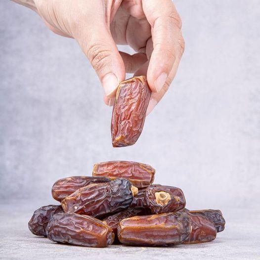 Dates Soaked in Milk