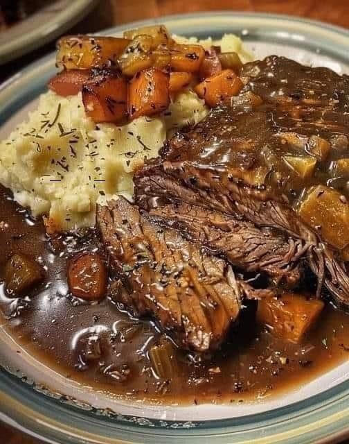 Beef and Gravy Over Mashed Potatoes