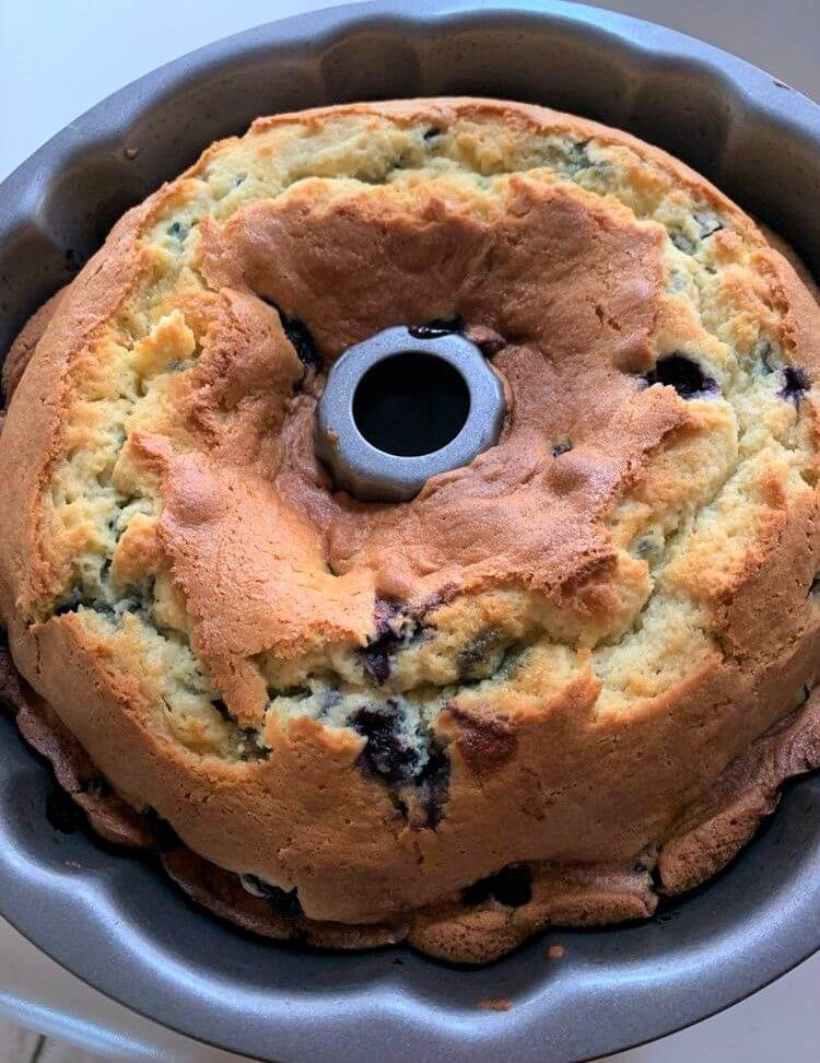 sour cream blueberry coffee cake