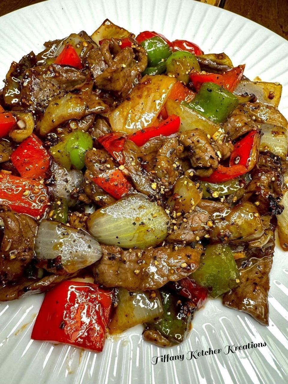 Chinese Pepper Steak with Onions – juicy