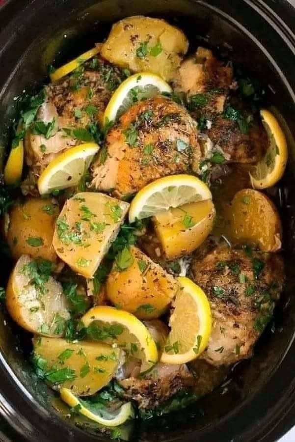 Poulet aux herbes et au citron avec pommes de terre