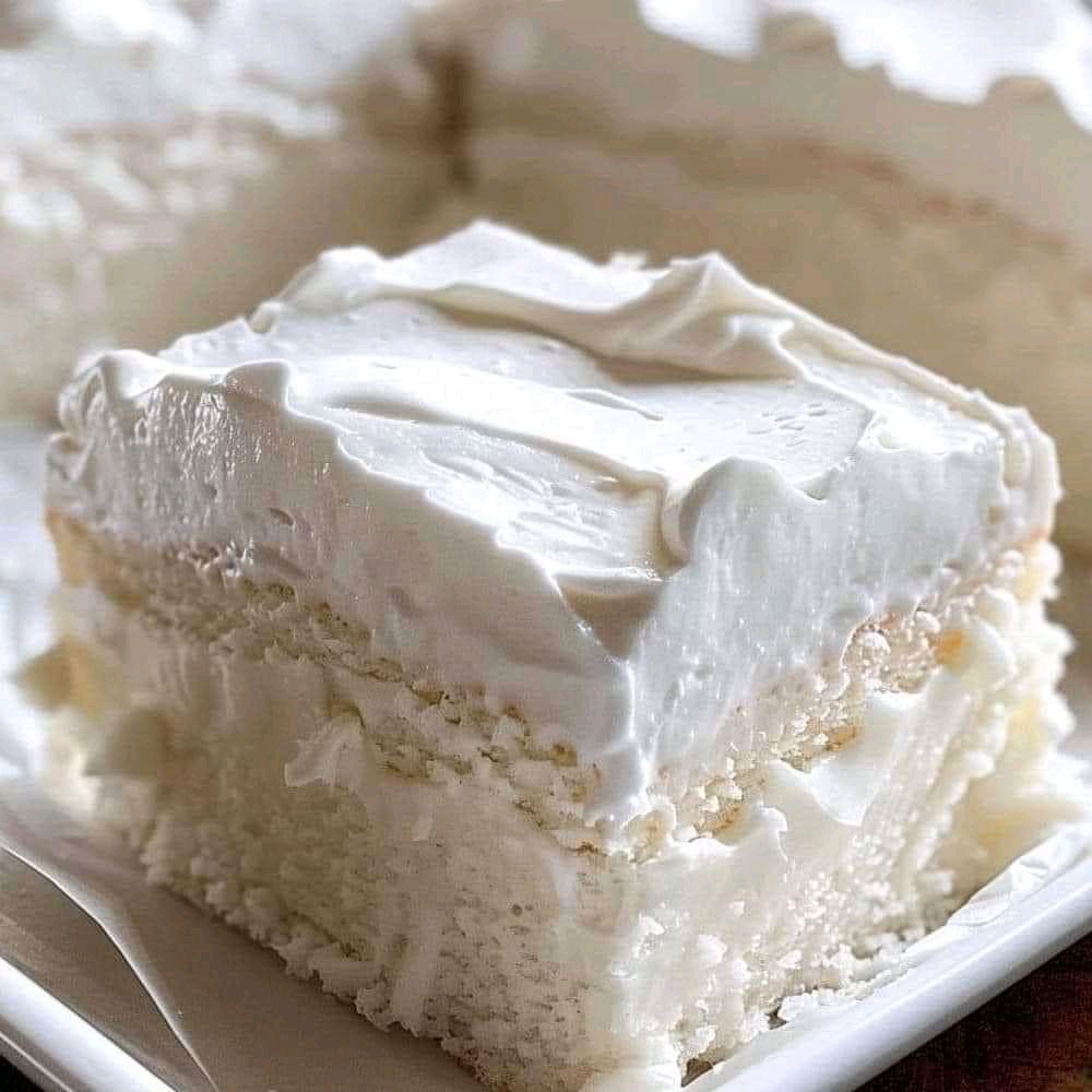 HEAVENLY WHITE SNACK CAKE