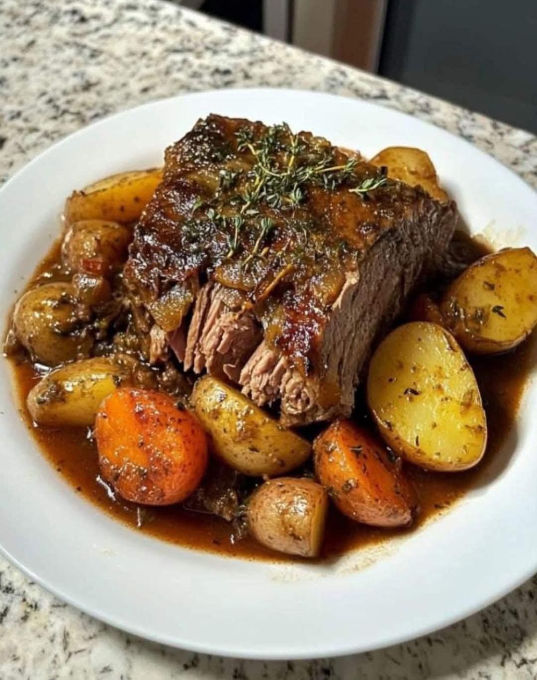 WOULD YOU EAT THIS POT ROAST WITH CARROTS AND POTATOES