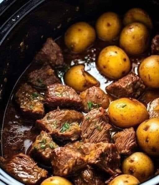 Slow Cooker Garlic Butter Beef Bites & Potatoes