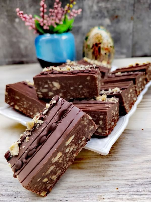 No-Bake Chocolate Date Energy Bars: A Healthy Indulgence