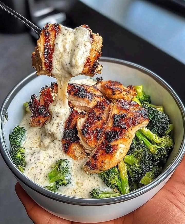 Grilled Chicken & Broccoli Bowls with Creamy Garlic Sauce