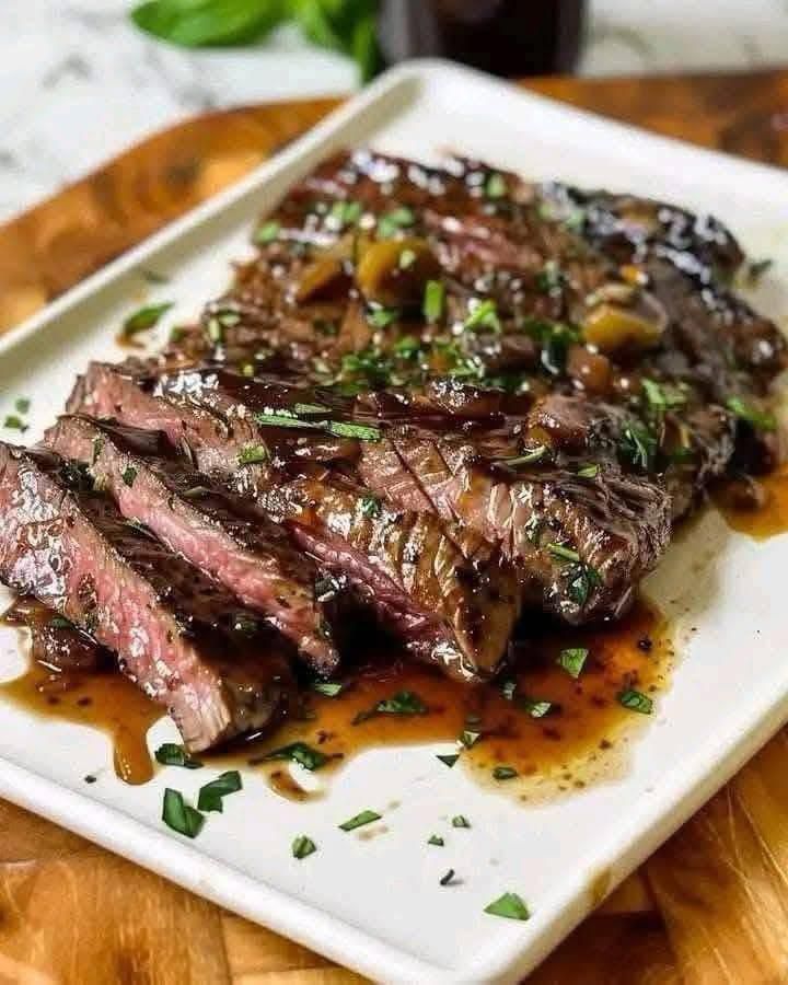 Tender Marinated Flank Steak with a Flavorful Sauce